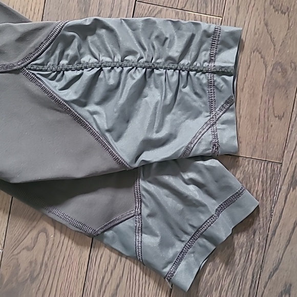 Lululemon Pace Queen 7/8 Running Leggings in Gray size 8 - Picture 5 of 10
